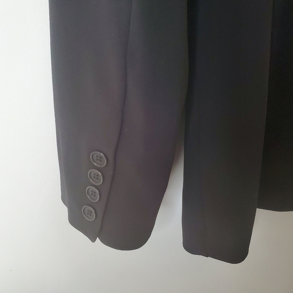 BIANCA NYGARD | Classic 2 button closure  Blazer - Picture 5 of 6